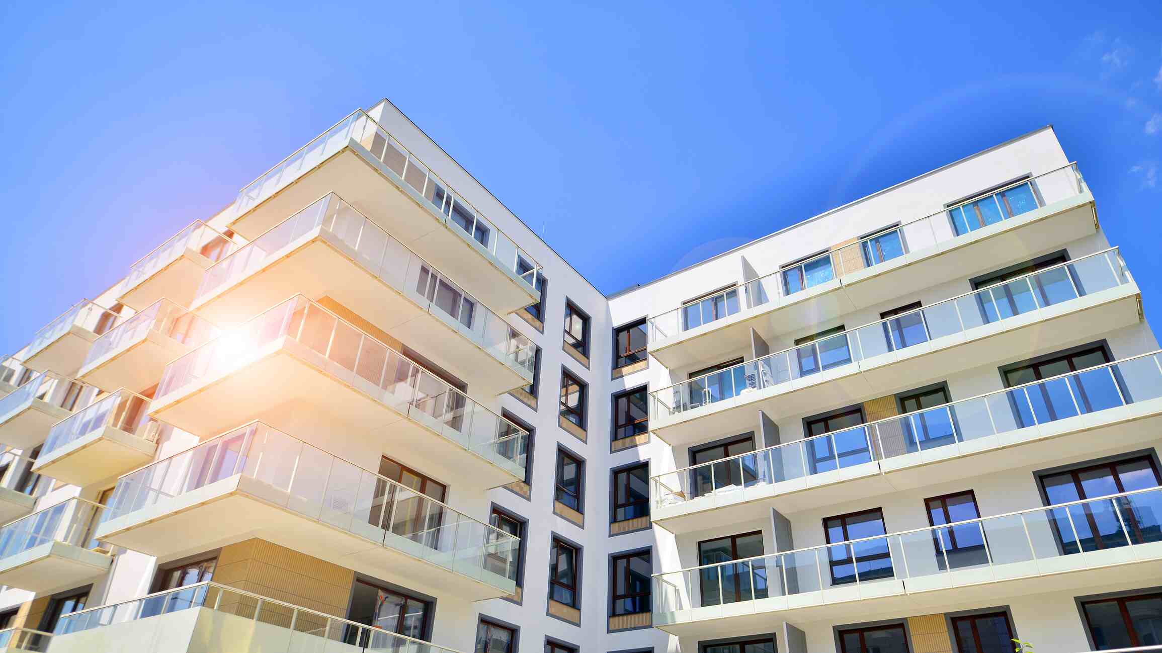 summer-apartment-turns